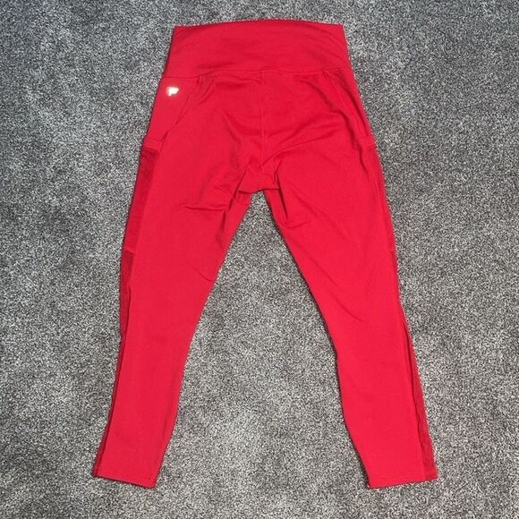 Fabletics On-The-Go PowerHold® High-Waisted Capri - Picture 6 of 9